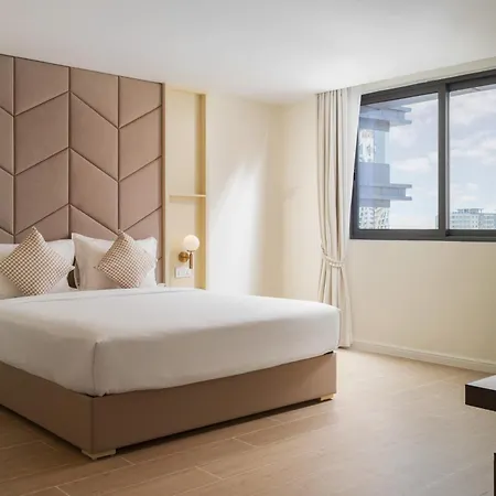 Tk Central Serviced Apartments Phnom Penh Exterior photo